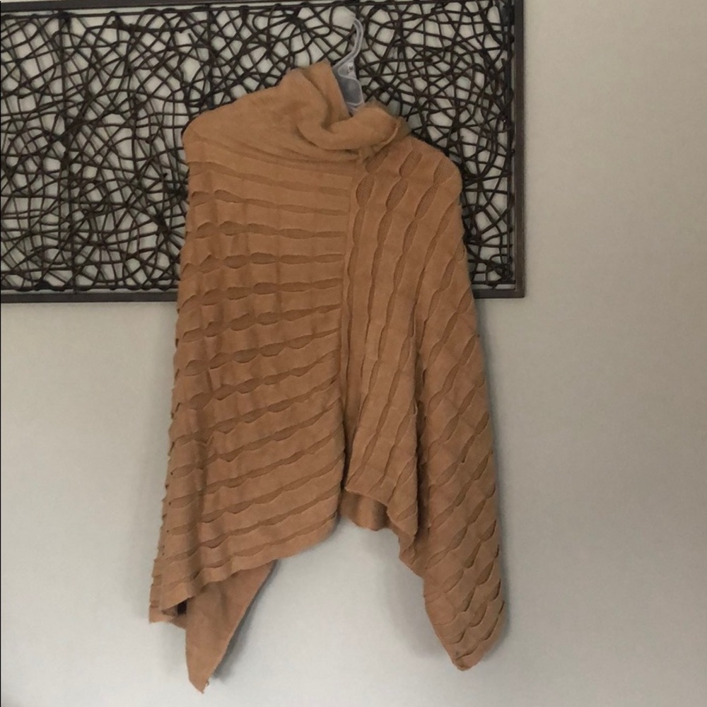 Tan Poncho
